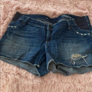 Gap Maternity Jean shorts size 28 barely worn